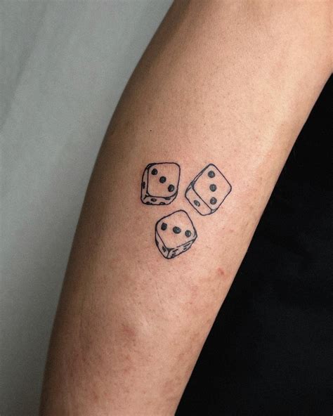 Tatuajes de DADOS – 68 diseños, significado, ideas